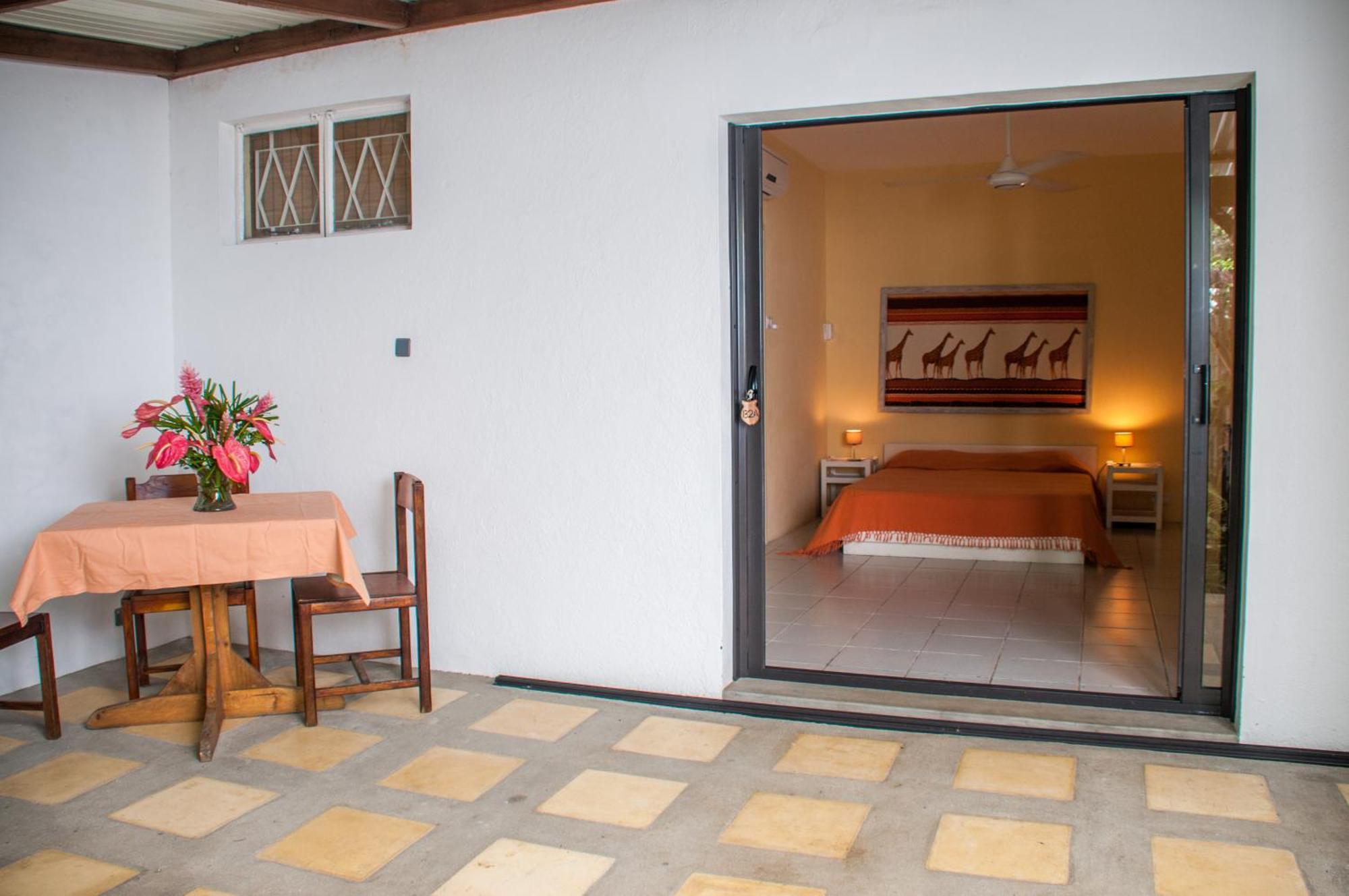 Chantauvent Guest House Блу-Бэй Номер фото
